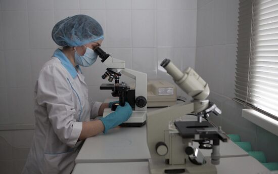 Mikrohelmintoskopie dokáže detekovat parazity ve stolici