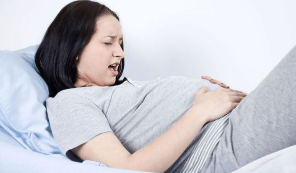 bolest břicha s červy během těhotenství